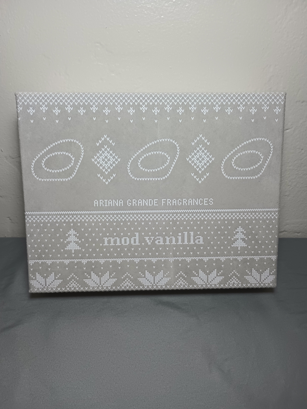 Ariana Grande MOD Vanilla Holiday Perfume Gift Set Box And Inlay Only
